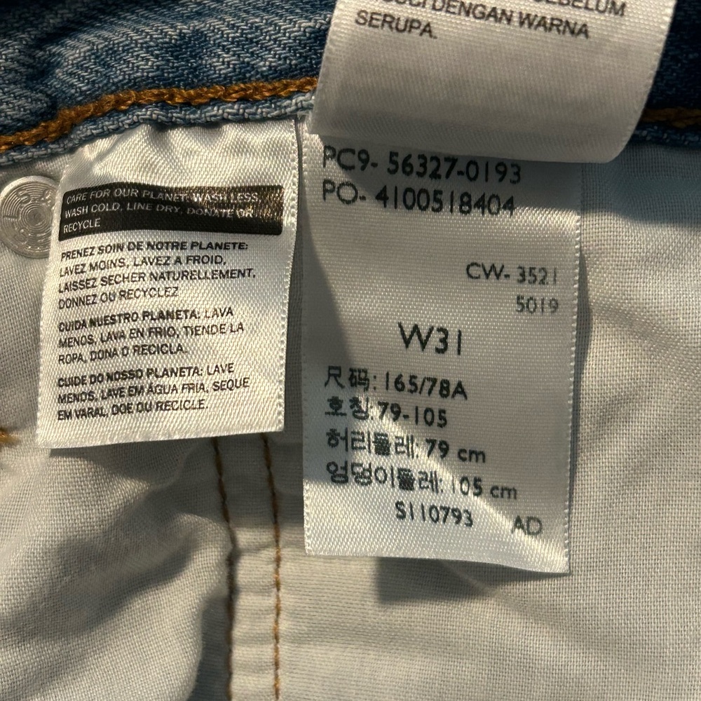 Women’s Levi 501 Denim Shorts - Picture 3 of 3